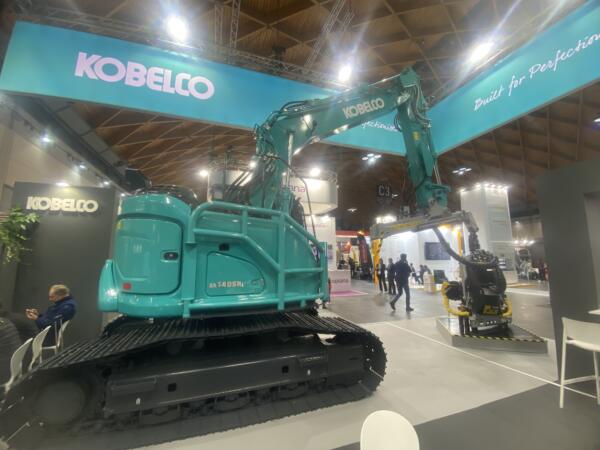 Kobelco-SK140SRL-7